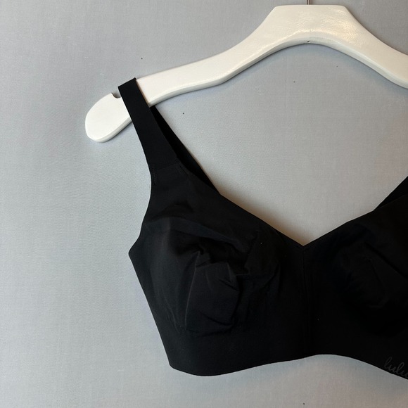 Lululemon Bra Womens 32C Black Like Nothing Lightweight Light Support Breathable - Picture 3 of 14